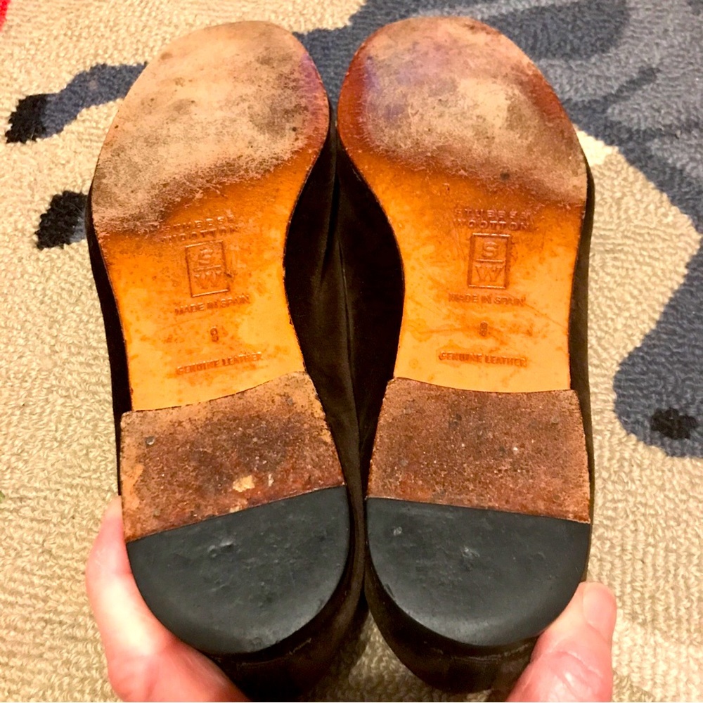 Stubbs & Wootton Dark Brown Velvet Loafers with Fawn pug Motif - Picture 9 of 11